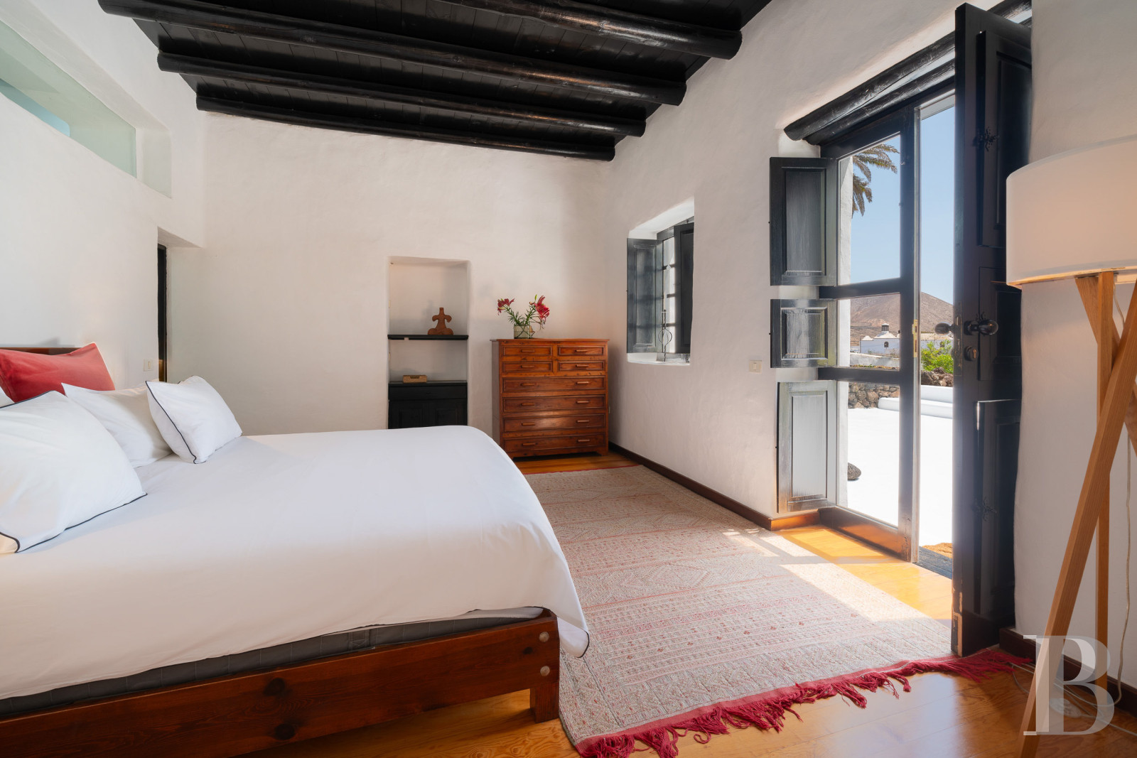 An old finca renovated in a contemporary style on the island of Lanzarote, in the Canary Islands - photo  n°16